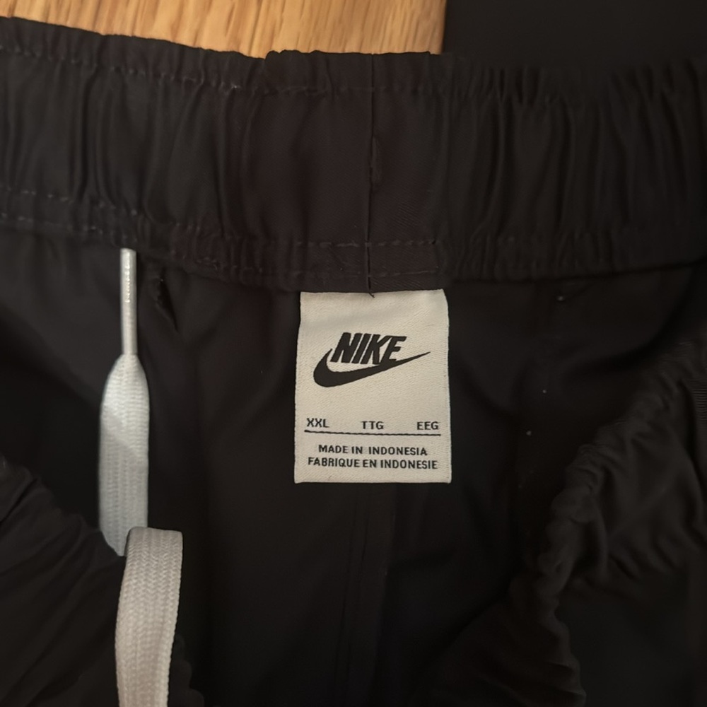 Nike NWT❗️Men’s Woven Tapered Leg Pants - Picture 4 of 10